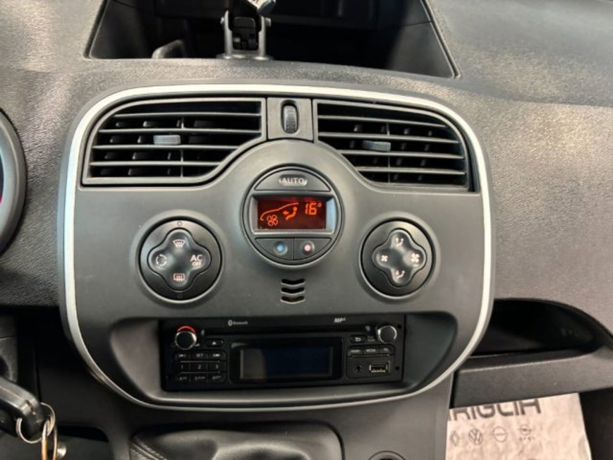 Renault Kangoo 1.5 dCi 90CV 5 porte Live (9)