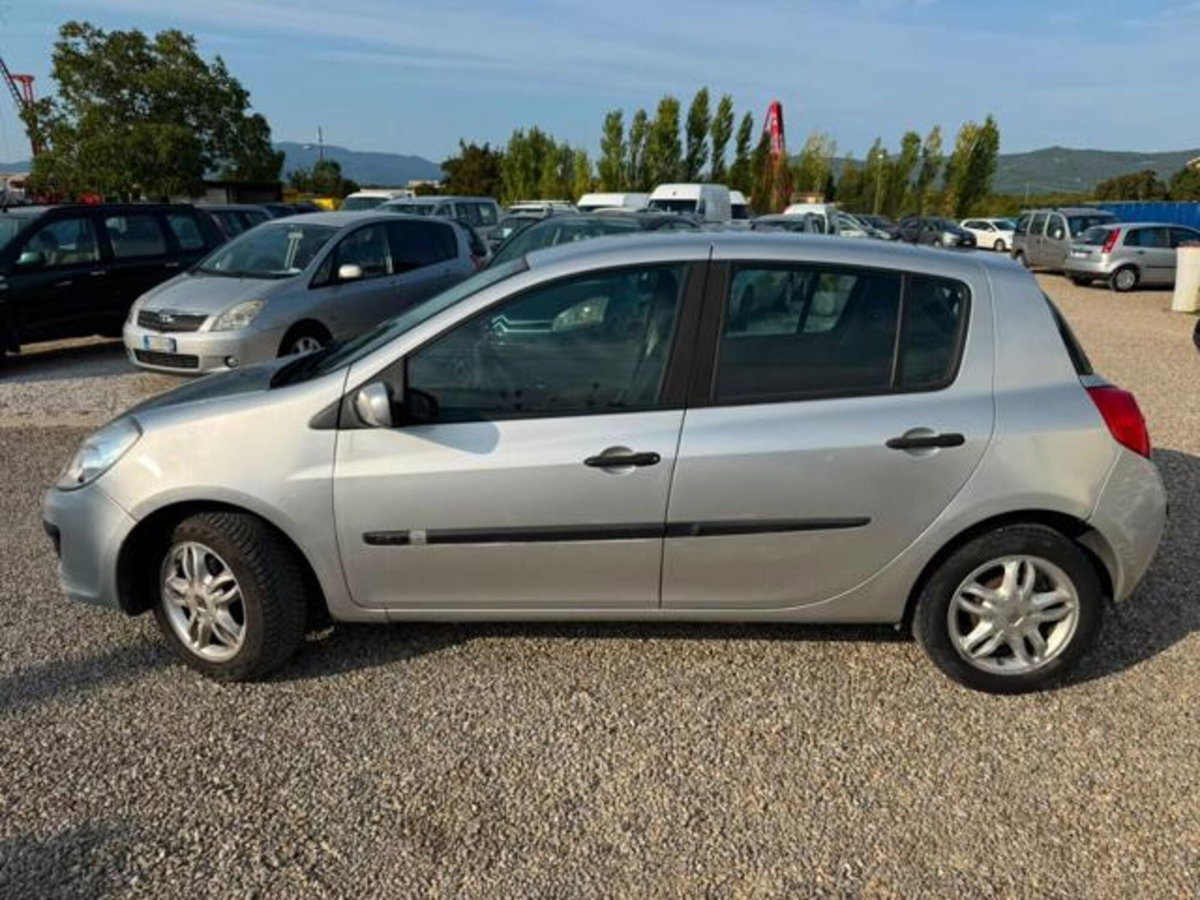 Renault Clio 1.5 dCi 70CV 5 porte Luxe (3)