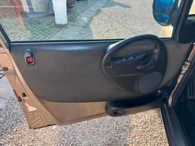 Fiat Multipla 1.6 16V Natural Power Active (7)