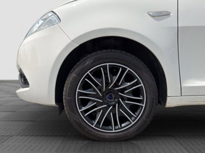 Lancia Ypsilon 1.2 69 CV 5 porte Elefantino Blu (16)