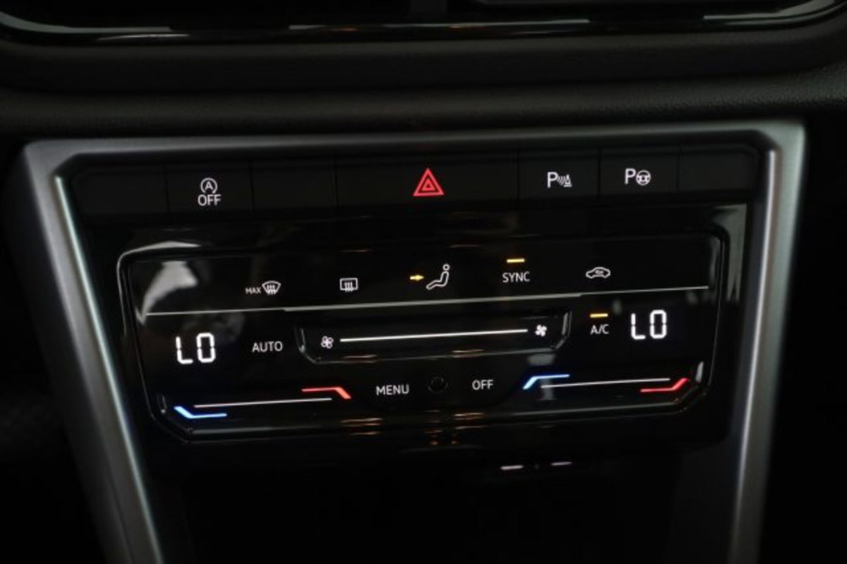 Volkswagen T-Roc 1.5 tsi Life dsg (13)