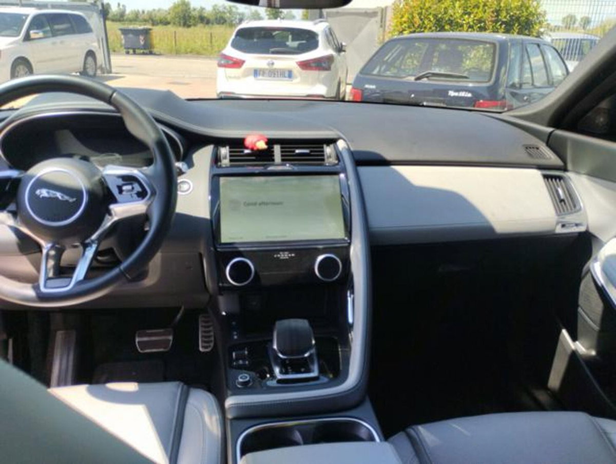 Jaguar E-Pace 2.0d i4 mhev R-Dynamic SE awd 163cv auto (14)