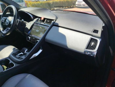 Jaguar E-Pace 2.0d i4 mhev R-Dynamic SE awd 163cv auto (8)