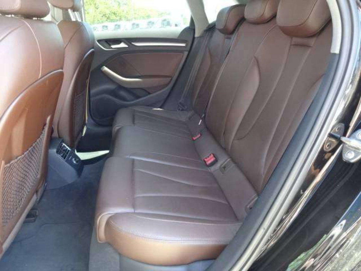Audi A3 Sportback 1.6 TDI 116 CV (11)