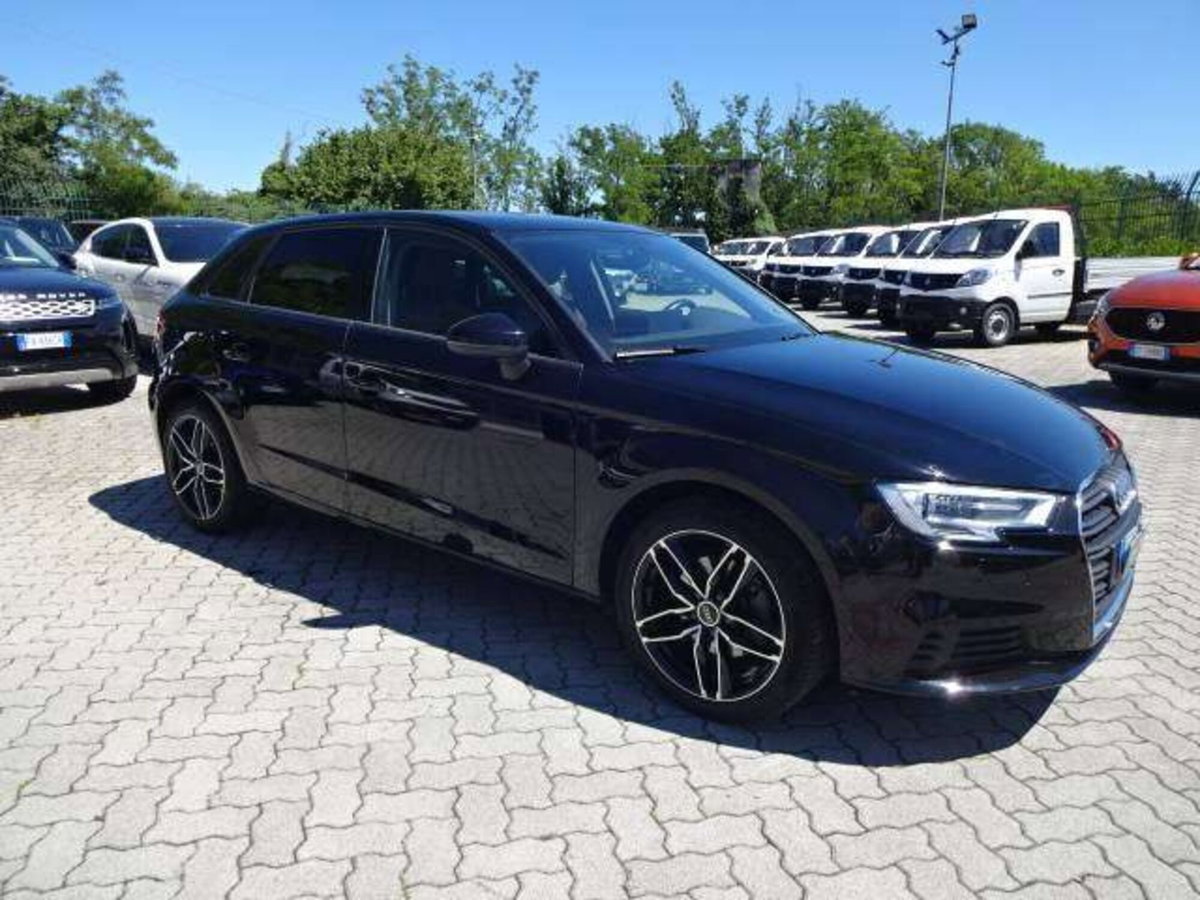 Audi A3 Sportback 1.6 TDI 116 CV (3)