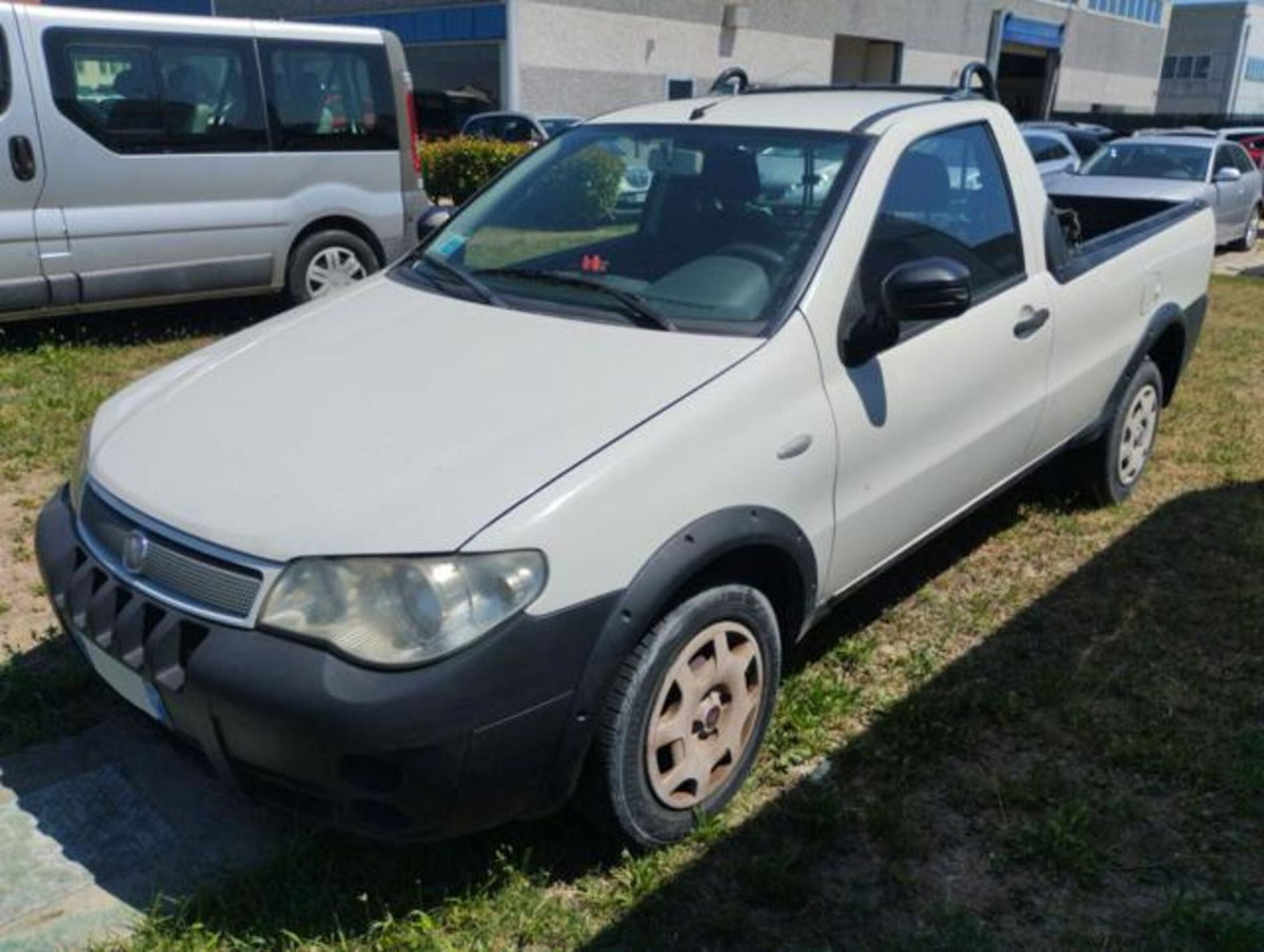Fiat Strada 1.3 MJT Pick-up (2)