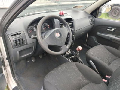 Fiat Strada 1.3 MJT Pick-up (6)