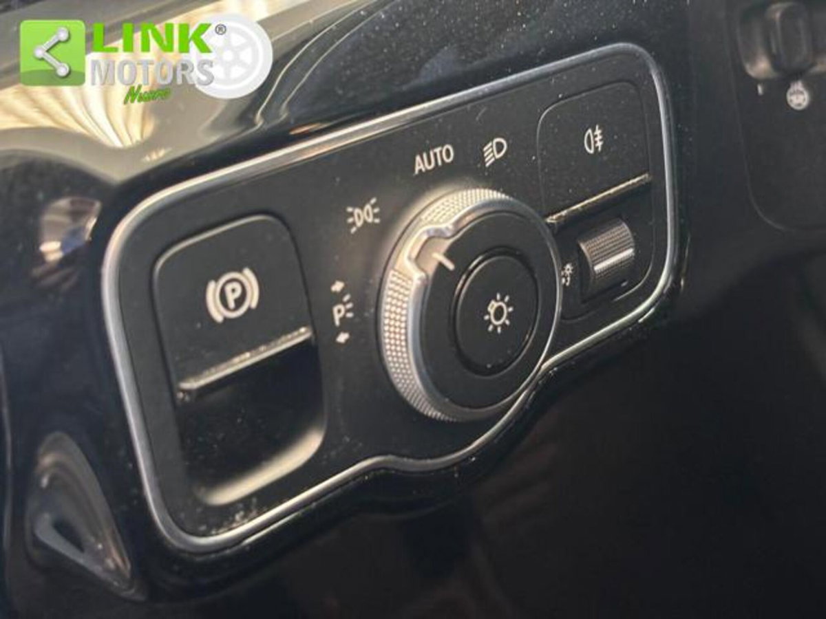 Mercedes-Benz Classe A Sedan 200 d Automatic 4p. Business (14)