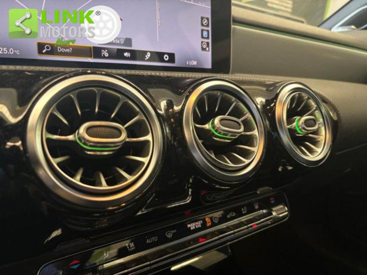 Mercedes-Benz Classe A Sedan 200 d Automatic 4p. Business (20)