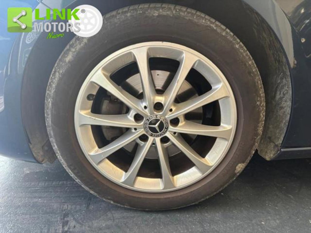 Mercedes-Benz Classe A Sedan 200 d Automatic 4p. Business (9)