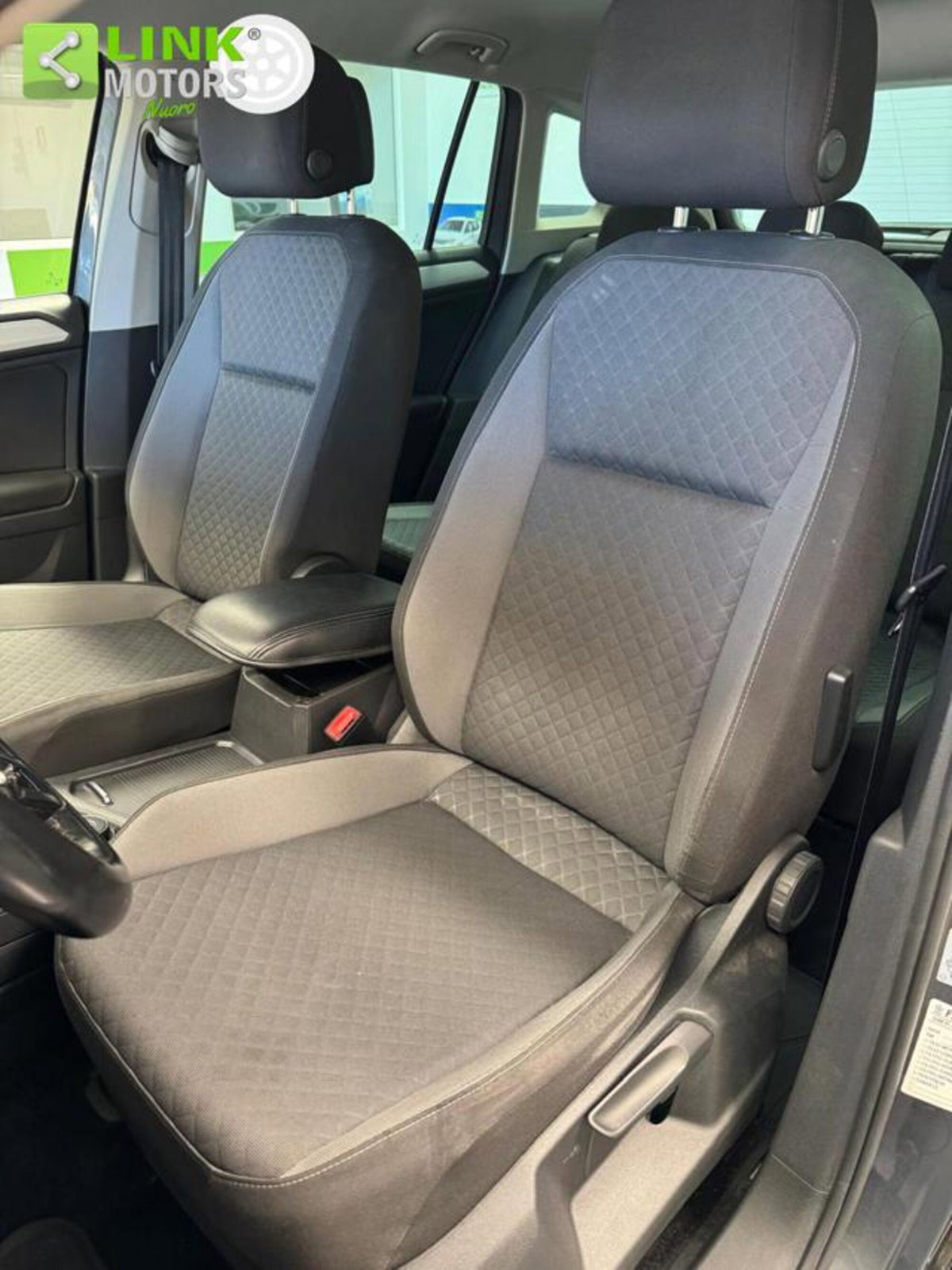 Volkswagen Tiguan Allspace 2.0 tdi R-Line 150cv dsg (9)