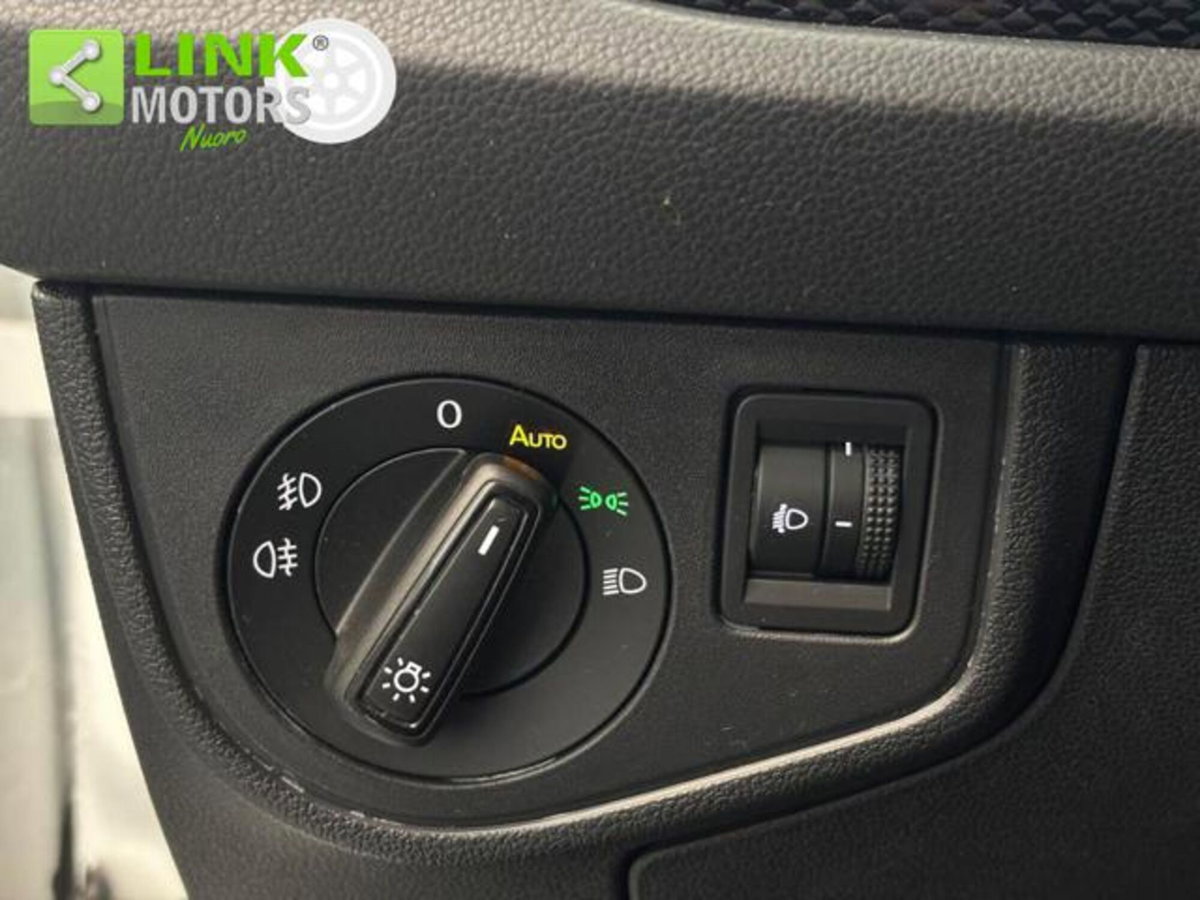 Volkswagen Taigo 1.0 TSI 110 CV Life (18)