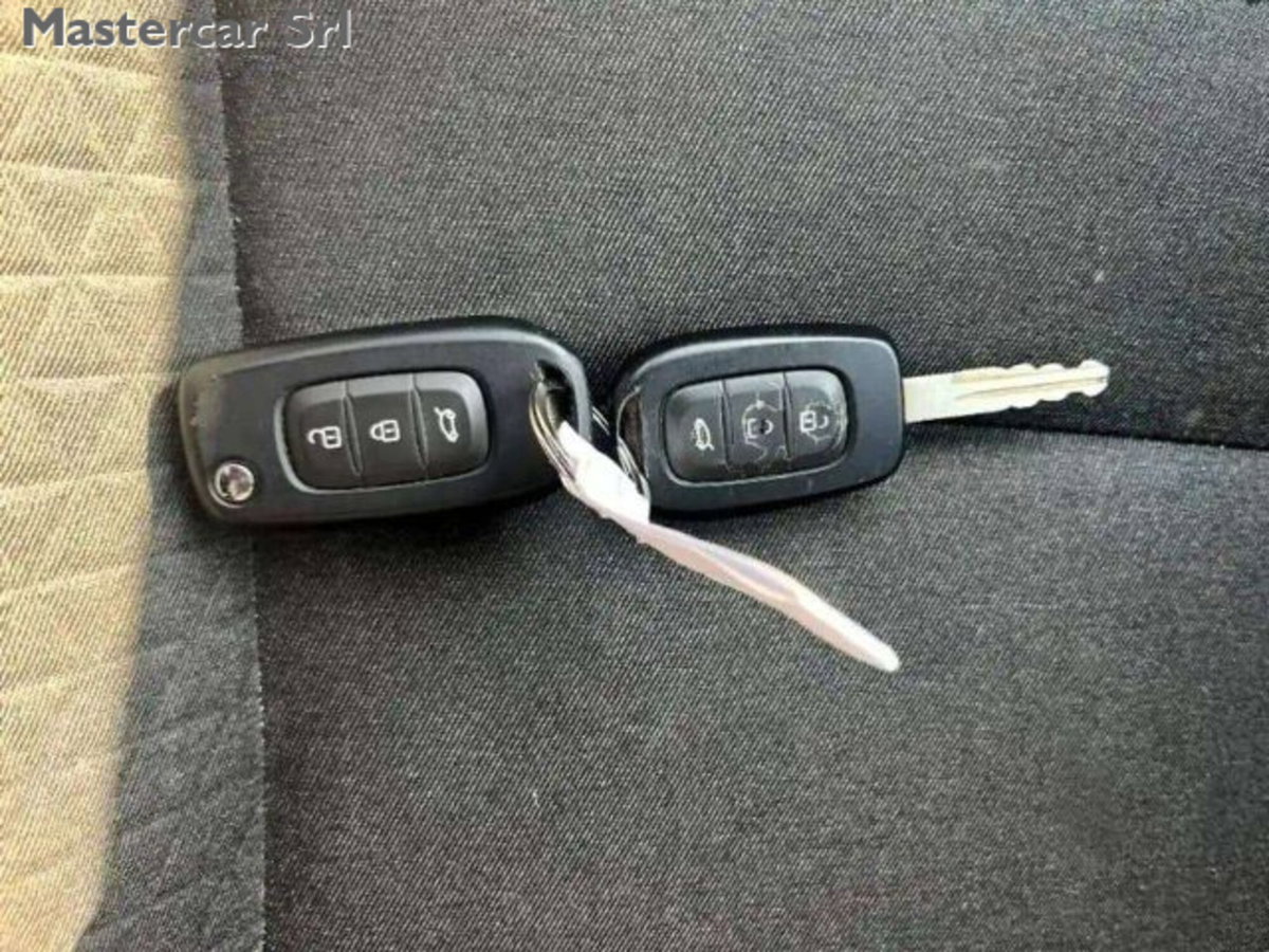 Renault Clio TCe 90 CV 5 porte Equilibre (13)