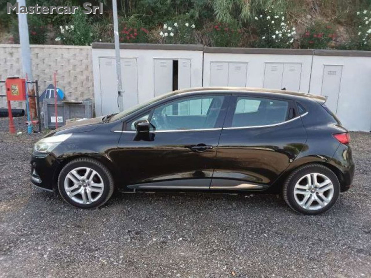 Renault Clio Sporter 1.2 75CV Zen (4)