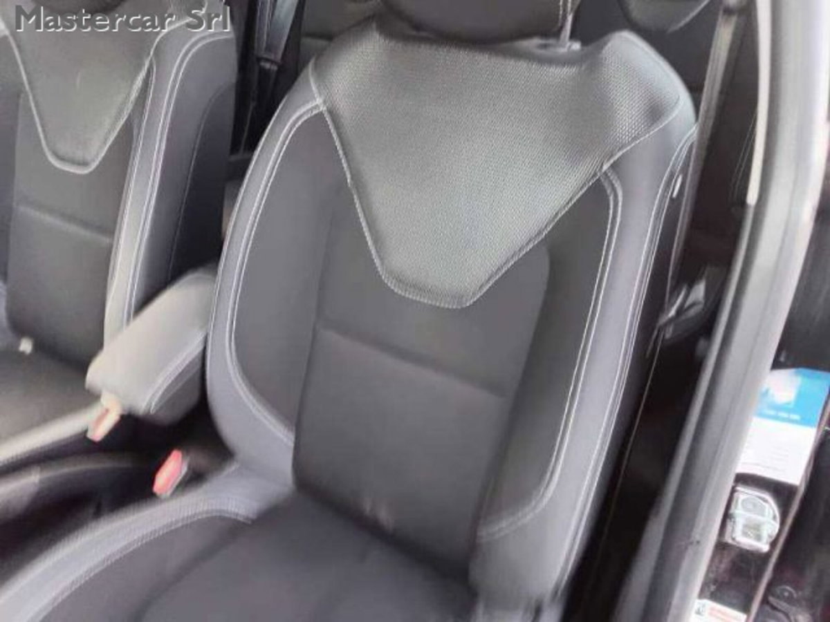 Renault Clio Sporter 1.2 75CV Zen (6)
