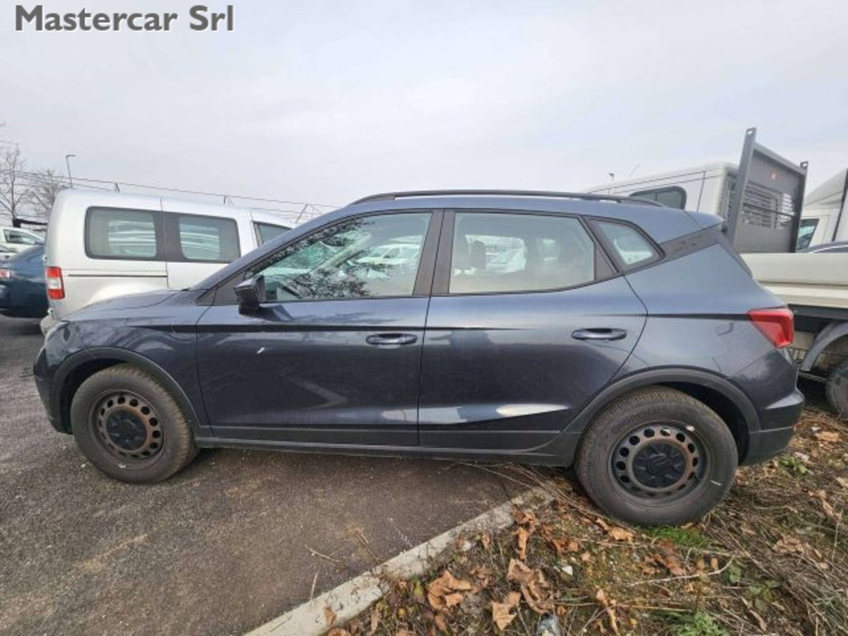 SEAT Arona 1.0 ecotsi 95cv (4)