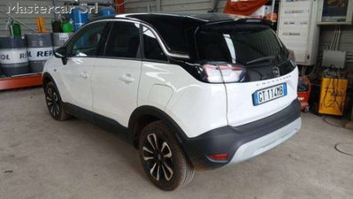 Opel Crossland 1.2 Elegance Pack s&s 130cv at6 (4)