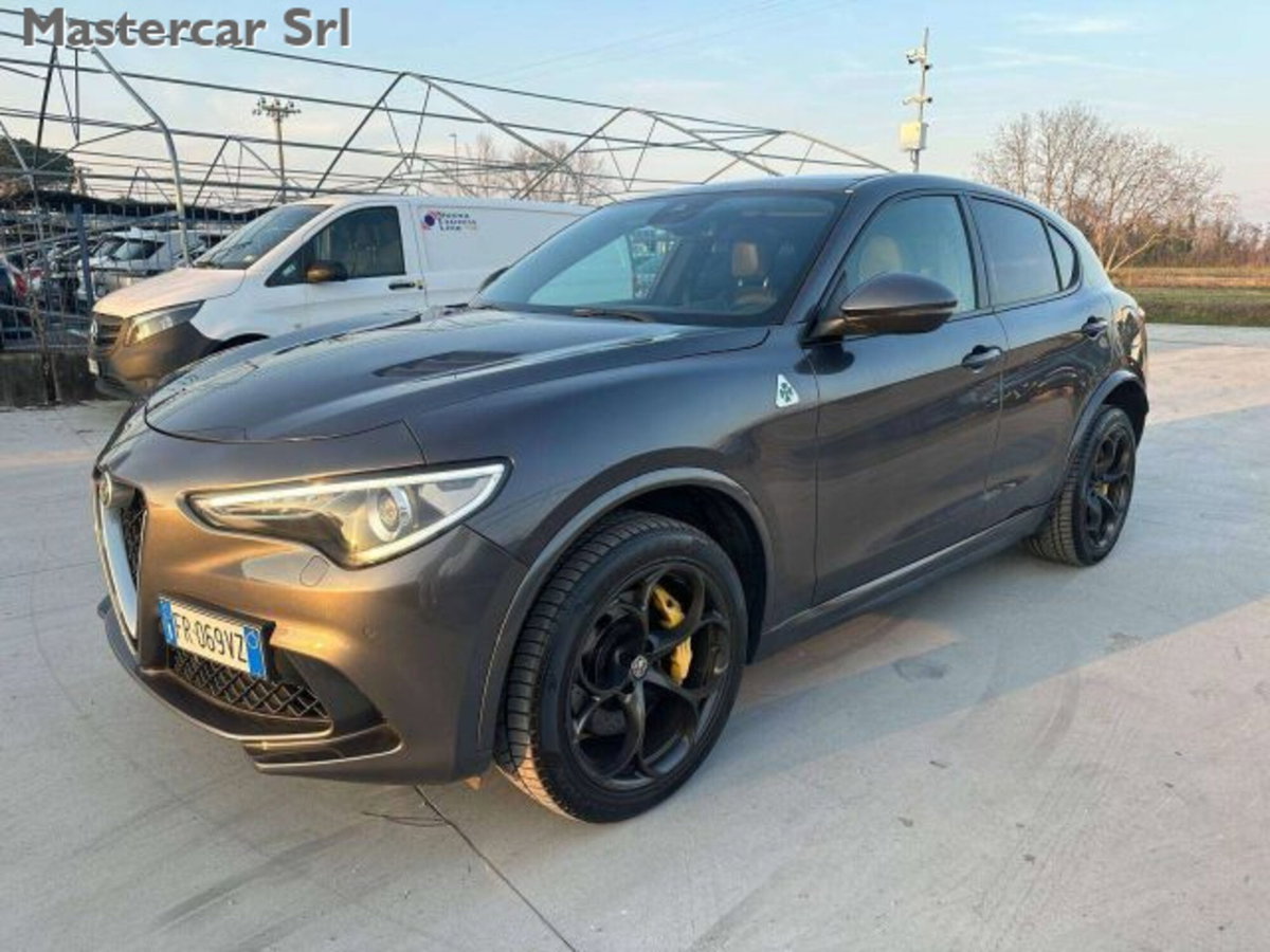 Alfa Romeo Stelvio Stelvio 2.9 Bi-Turbo V6 510 CV AT8 Quadrifoglio (2)
