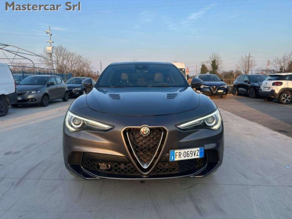 Alfa Romeo Stelvio Stelvio 2.9 Bi-Turbo V6 510 CV AT8 Quadrifoglio (9)