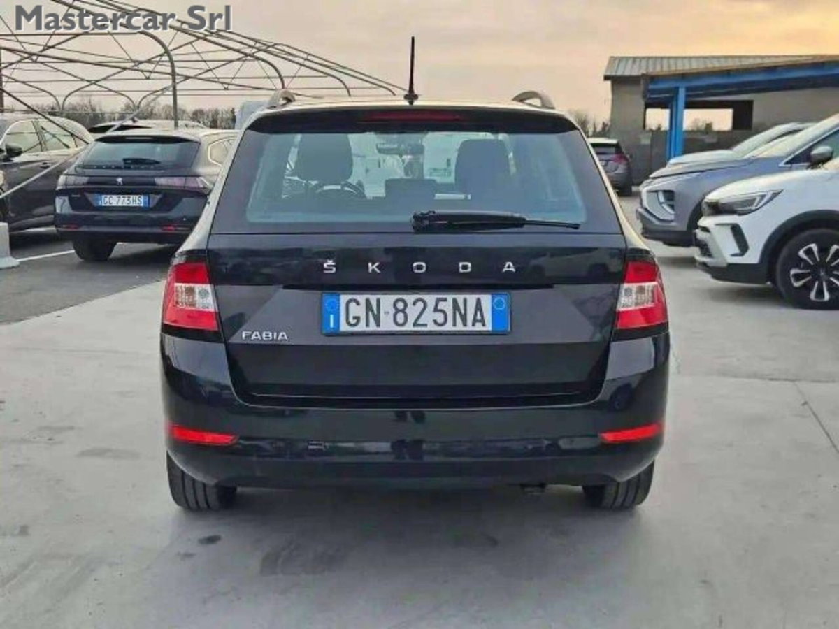 Skoda Fabia Station Wagon 1.0 TSI Wagon Executive (6)
