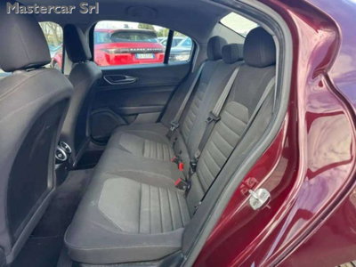 Alfa Romeo Giulia 2.2 Turbodiesel 160 CV AT8 Business (10)
