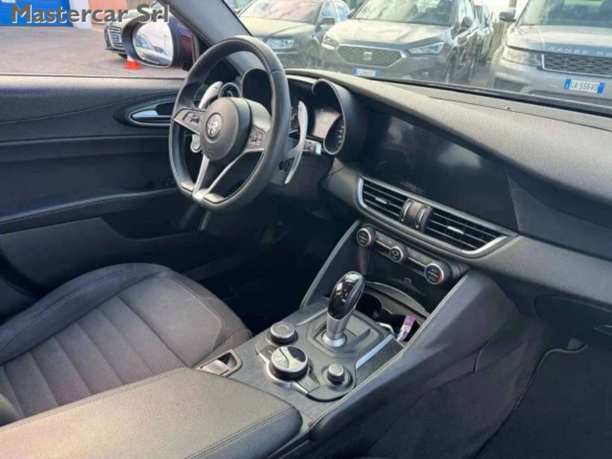 Alfa Romeo Giulia 2.2 Turbodiesel 160 CV AT8 Business (13)