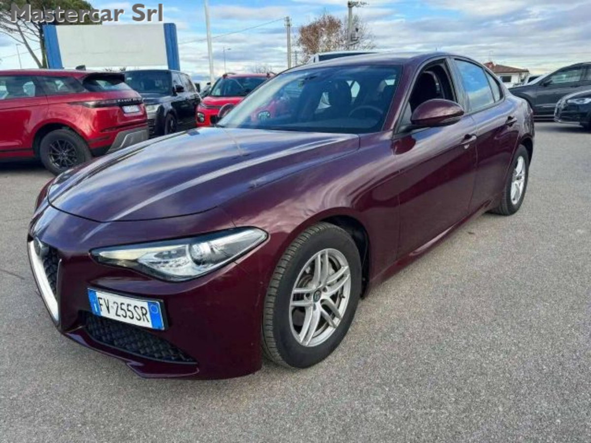 Alfa Romeo Giulia 2.2 Turbodiesel 160 CV AT8 Business (2)