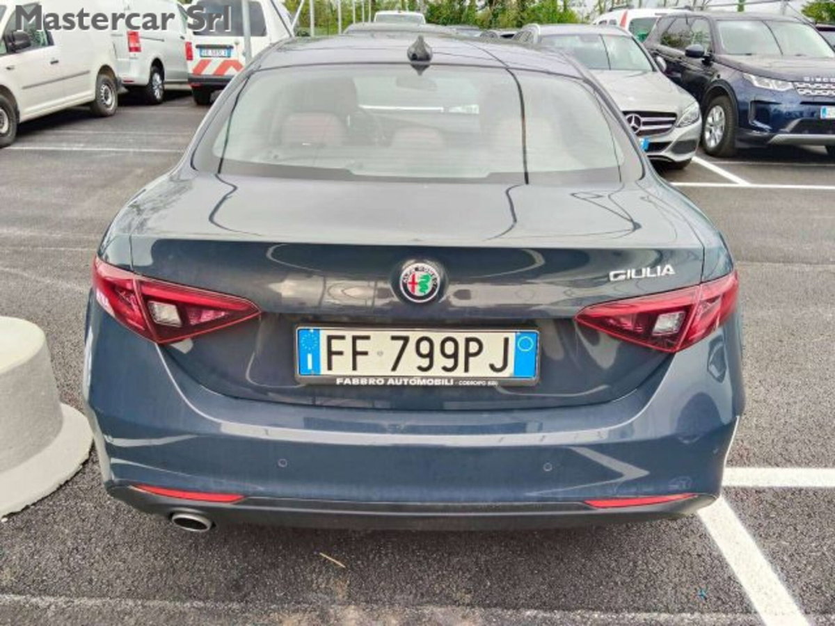 Alfa Romeo Giulia 2.2 Turbodiesel 150 CV AT8 Super (8)