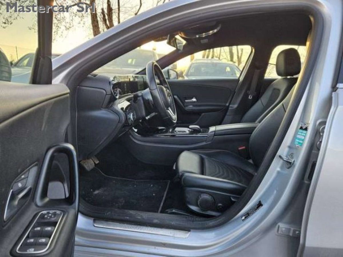 Mercedes-Benz Classe A 180 d AMG Line Premium Plus auto (10)