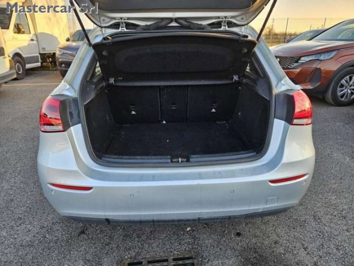 Mercedes-Benz Classe A 180 d AMG Line Premium Plus auto (14)