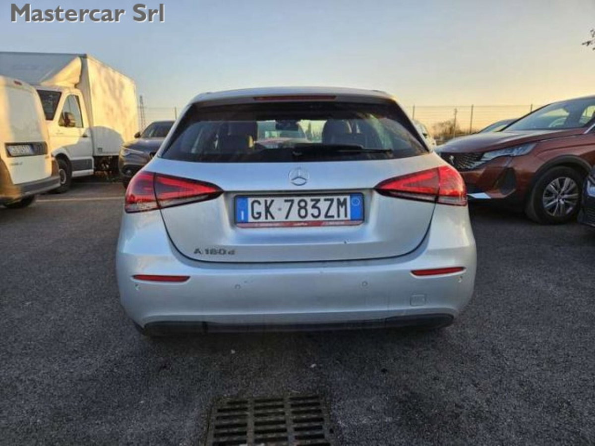 Mercedes-Benz Classe A 180 d AMG Line Premium Plus auto (4)