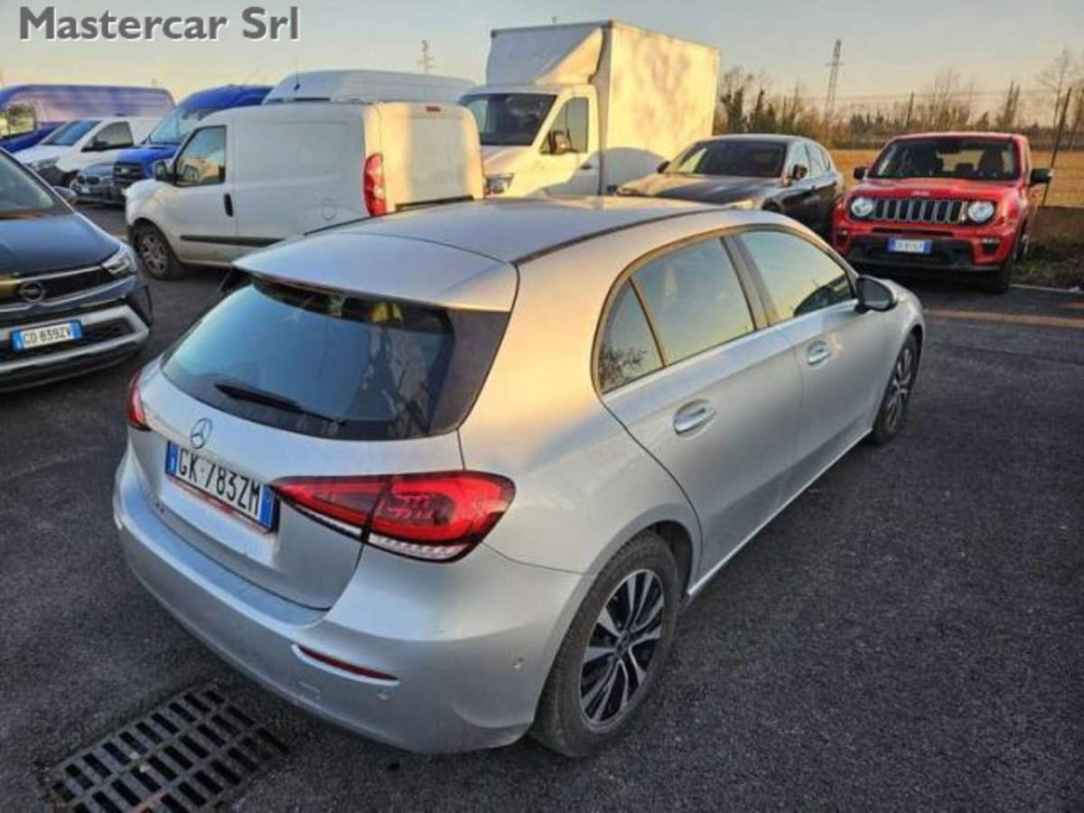 Mercedes-Benz Classe A 180 d AMG Line Premium Plus auto (6)