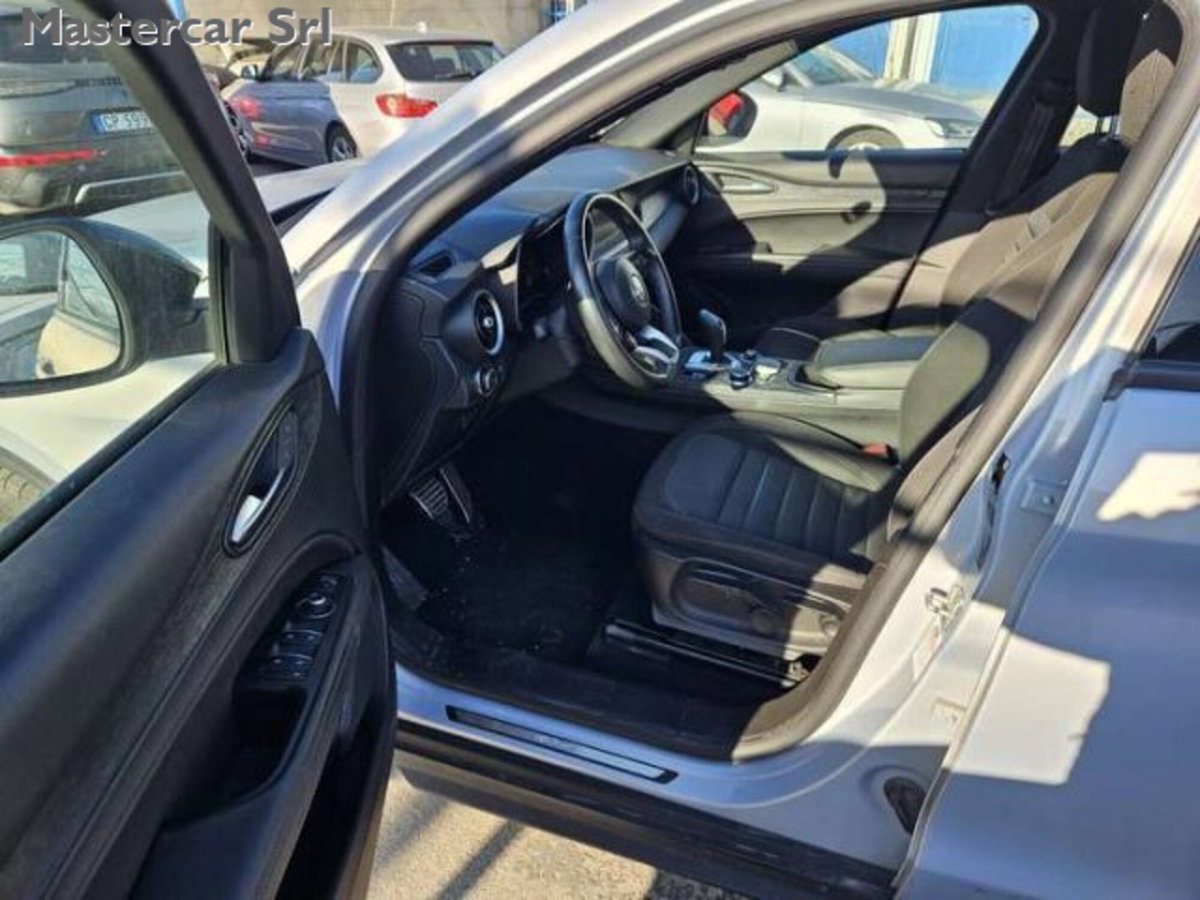 Alfa Romeo Stelvio 2.2 t Intensa Q4 210cv auto (9)