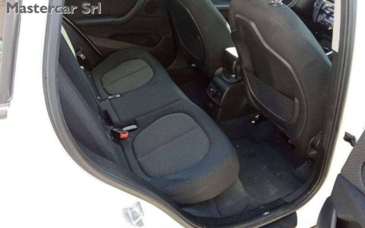 BMW X1 sDrive18d Advantage (11)
