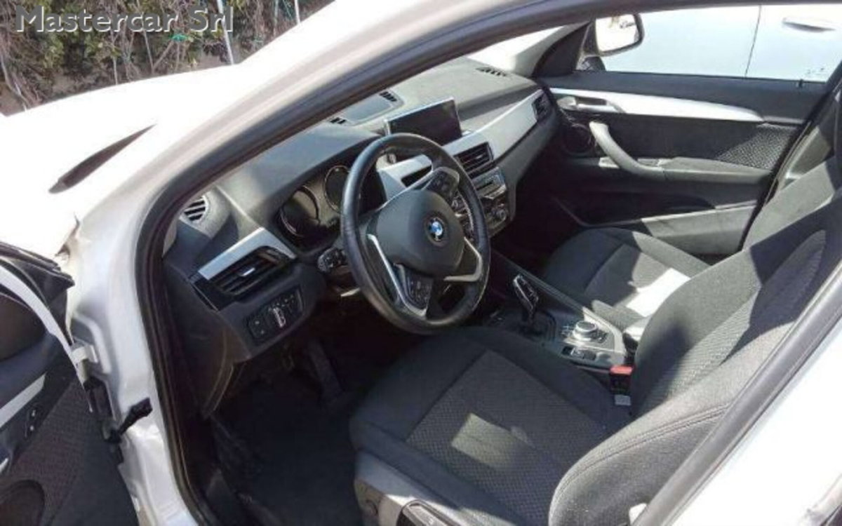 BMW X1 sDrive18d Advantage (9)