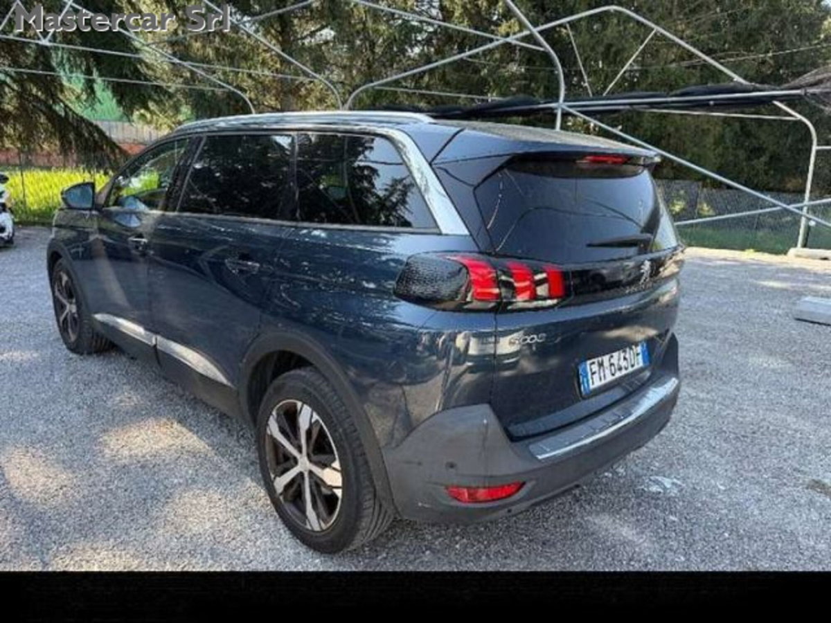 Peugeot 5008 BlueHDi 120 S&S Allure (3)