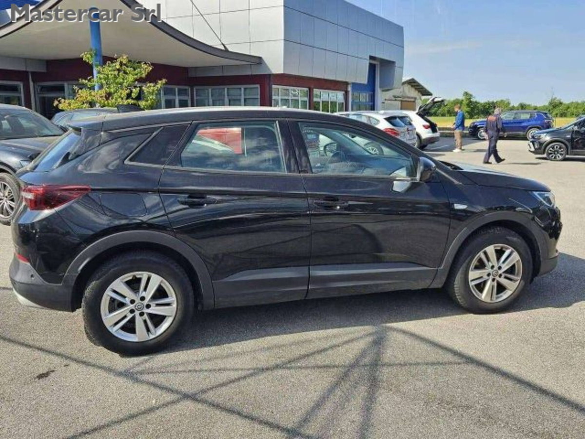 Opel Grandland X 1.5 diesel Ecotec Start&Stop Elegance (6)