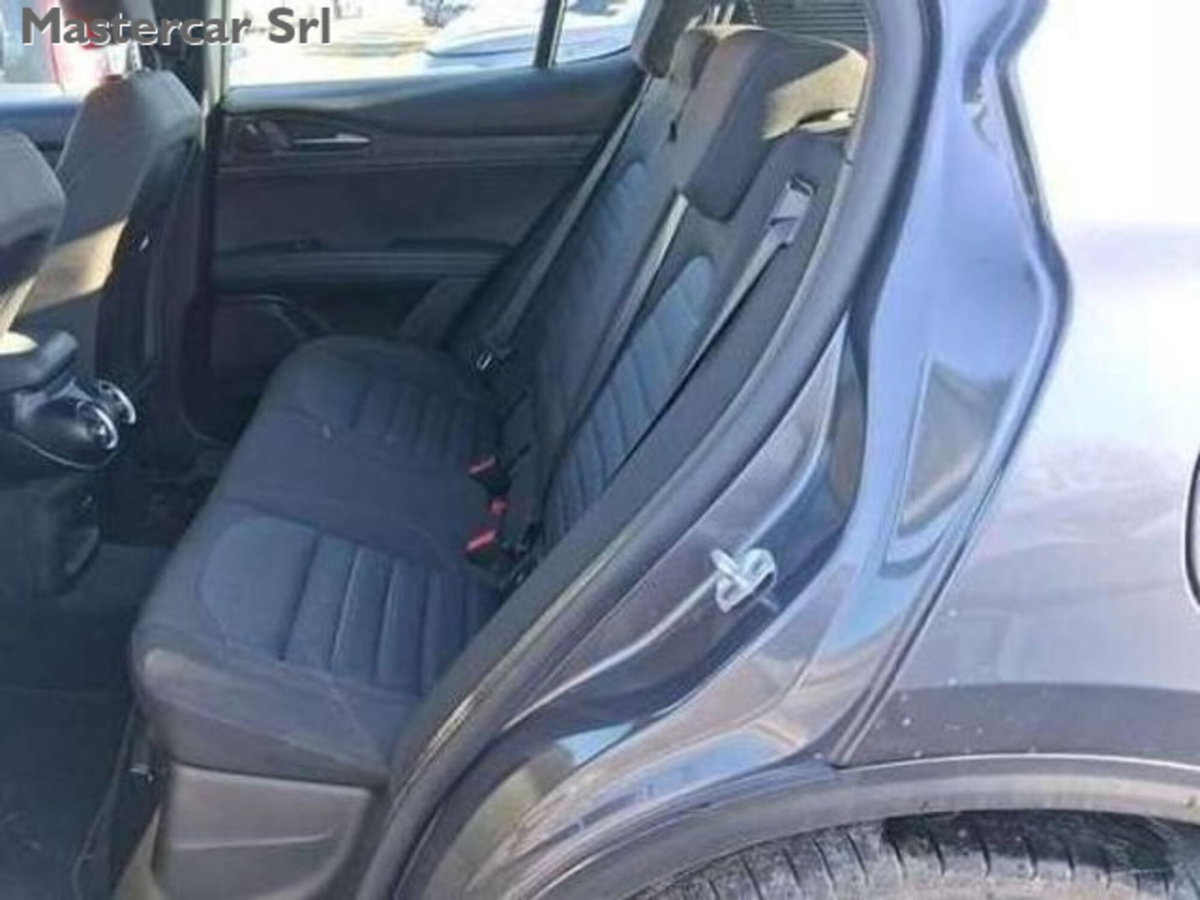 Alfa Romeo Stelvio 2.2 t Intensa Q4 210cv auto (7)