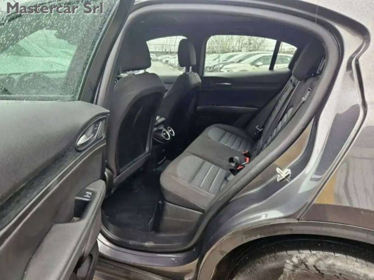 Alfa Romeo Stelvio 2.2 t Veloce Q4 210cv auto (11)