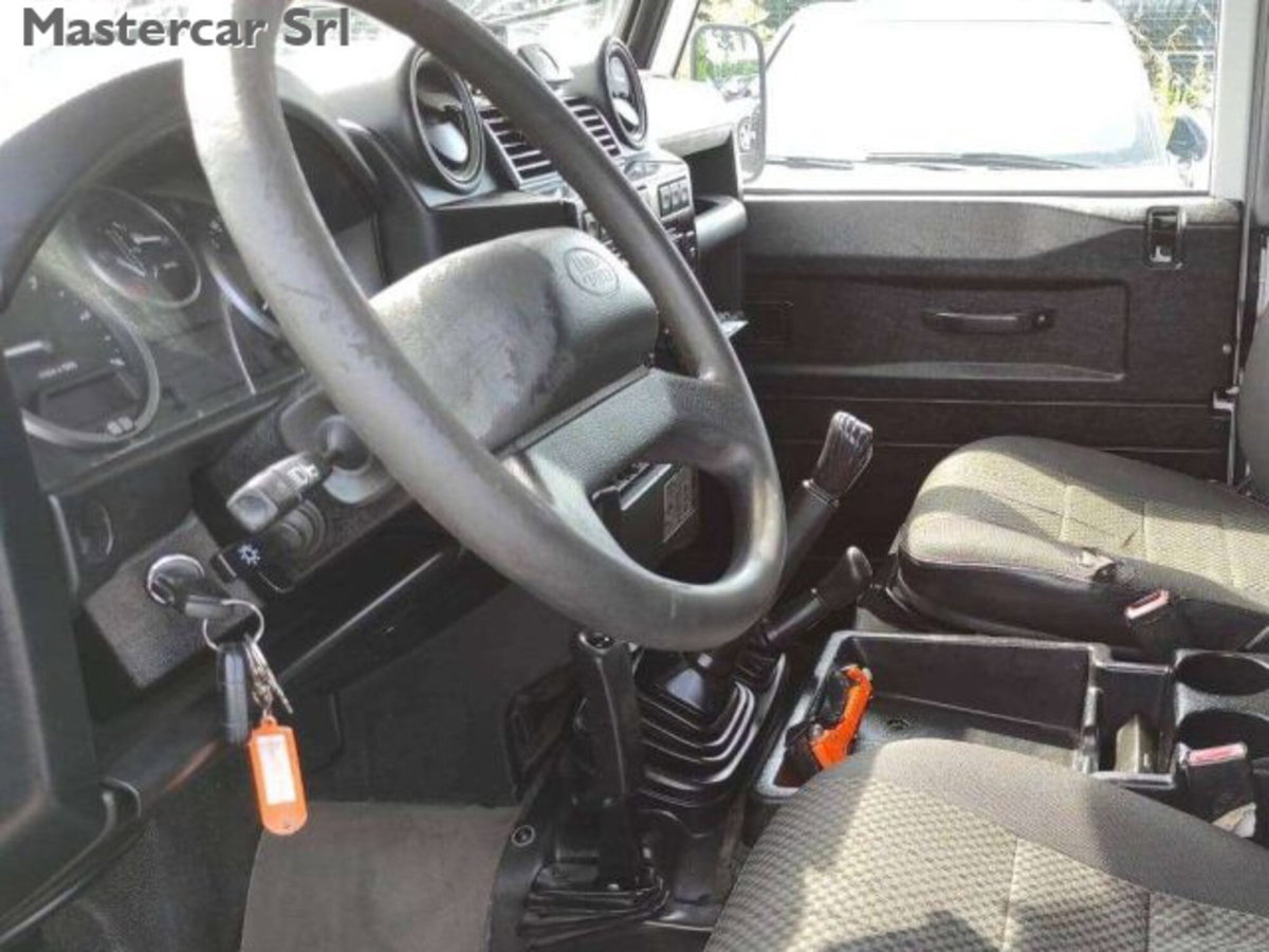 Land Rover Defender 90 2.2 TD4 S.W. E Pack Expedition N1 (14)