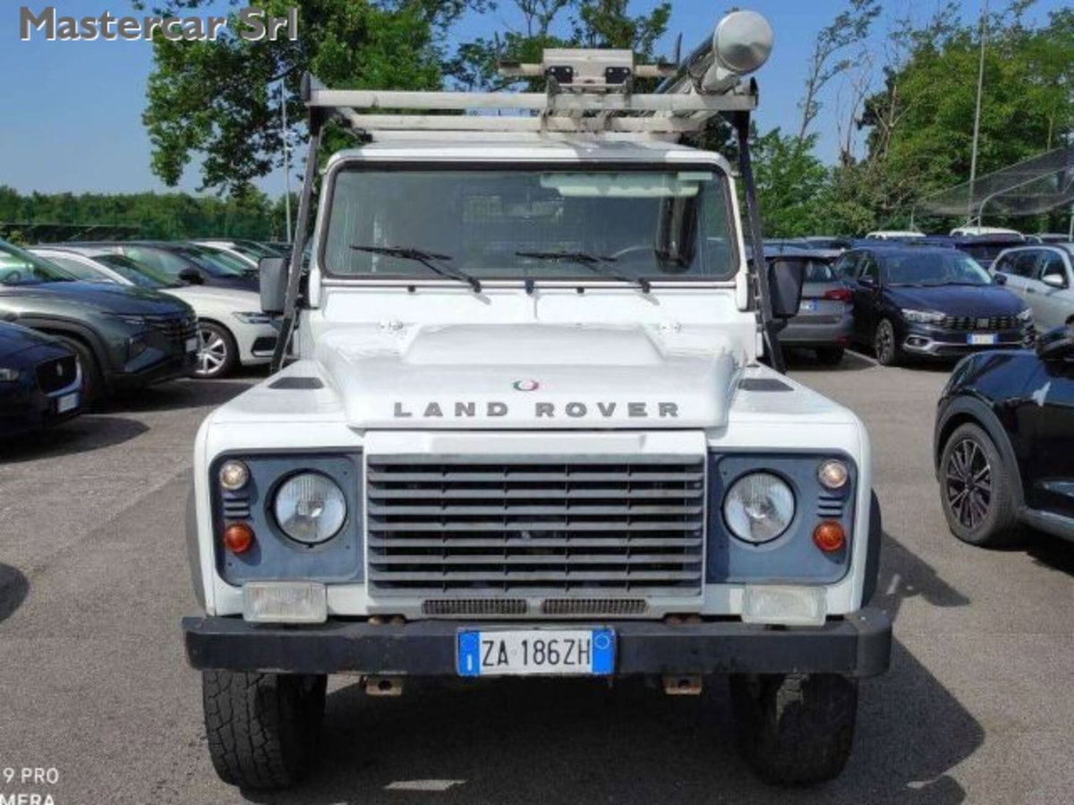 Land Rover Defender 90 2.2 TD4 S.W. E Pack Expedition N1 (9)