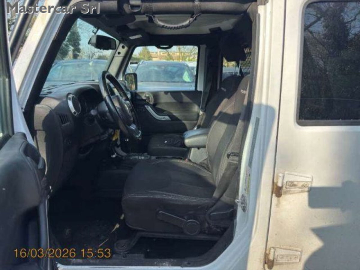 Jeep Wrangler Unlimited 2.8 CRD DPF Rubicon Auto (7)