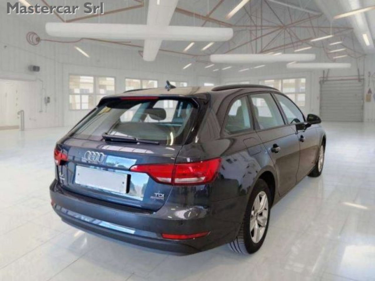 Audi A4 Avant 2.0 TDI 150 CV quattro Business (2)