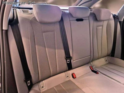 Audi A4 Avant 2.0 TDI 150 CV quattro Business (9)