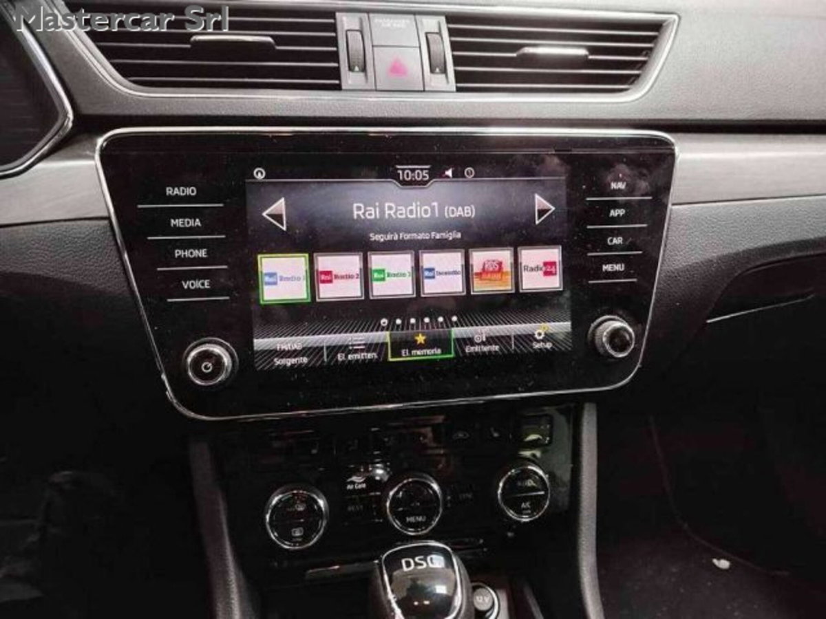 Skoda Superb Station Wagon 2.0 TDI EVO 122 CV SCR DSG Wagon Style (9)
