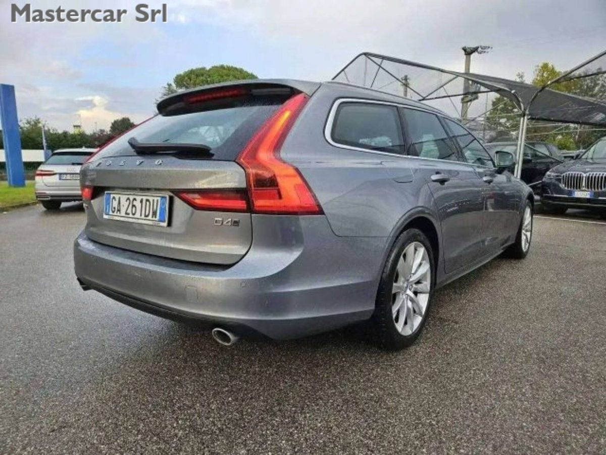 Volvo V90 D4 AWD Geartronic Business Plus (9)