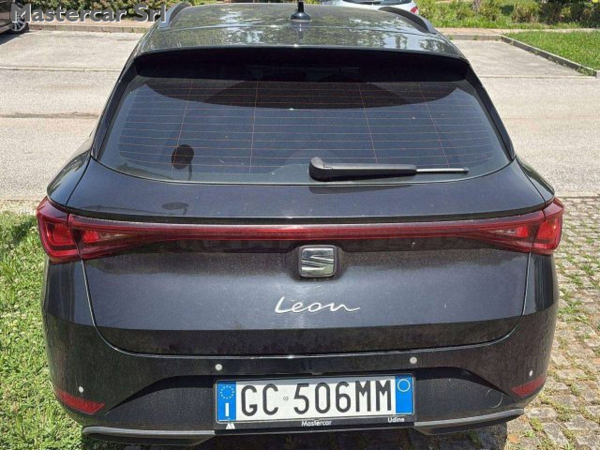 SEAT Leon ST Sportstourer 2.0 TDI 150 CV 4Drive DSG FR (3)