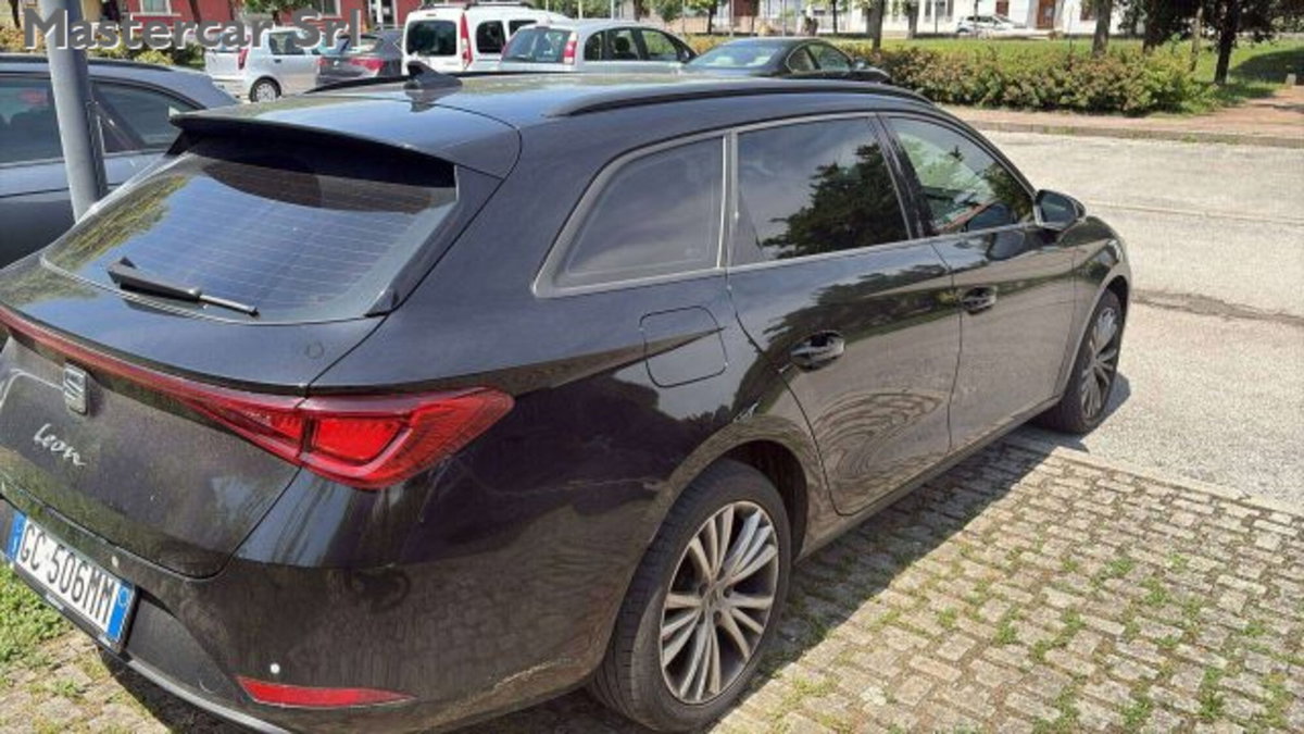 SEAT Leon ST Sportstourer 2.0 TDI 150 CV 4Drive DSG FR (5)
