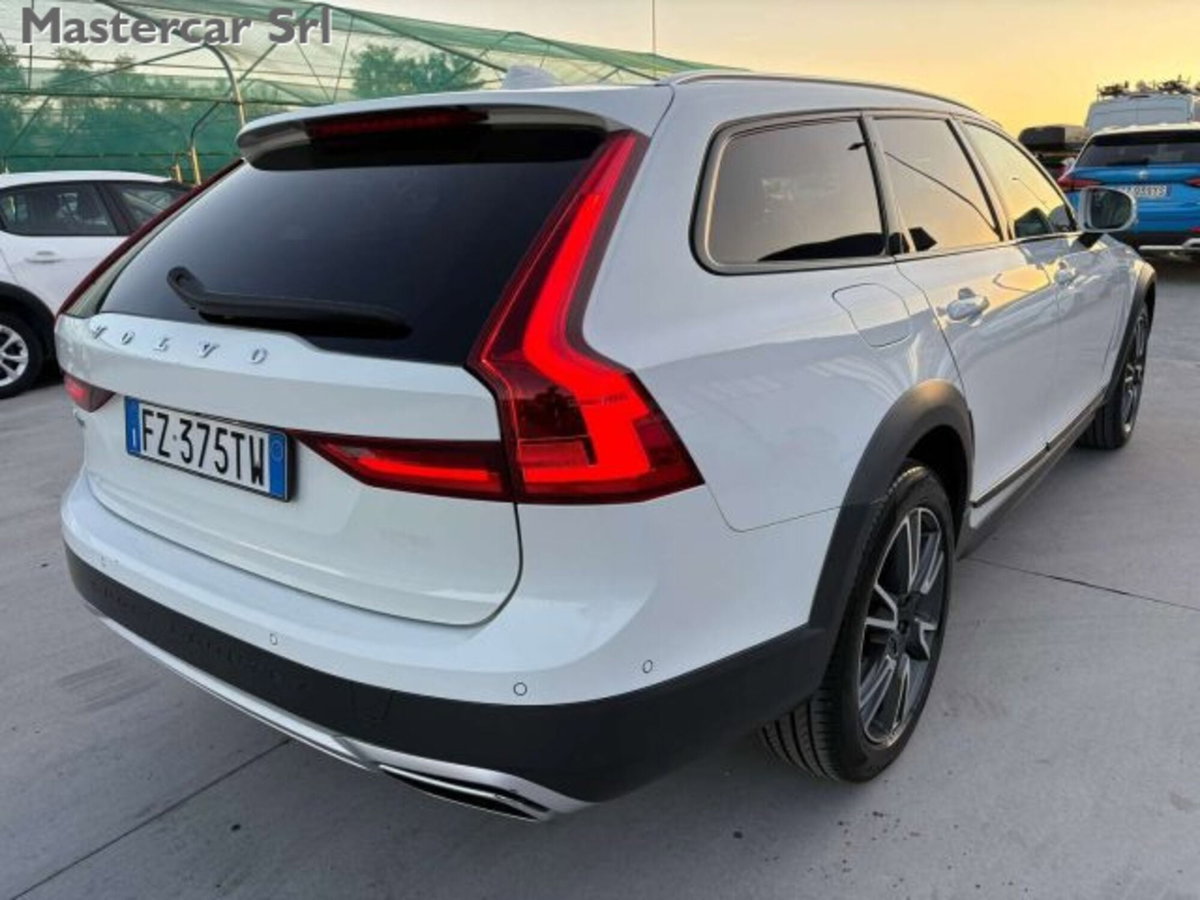Volvo V90 Cross Country D5 AWD Geartronic Pro (6)