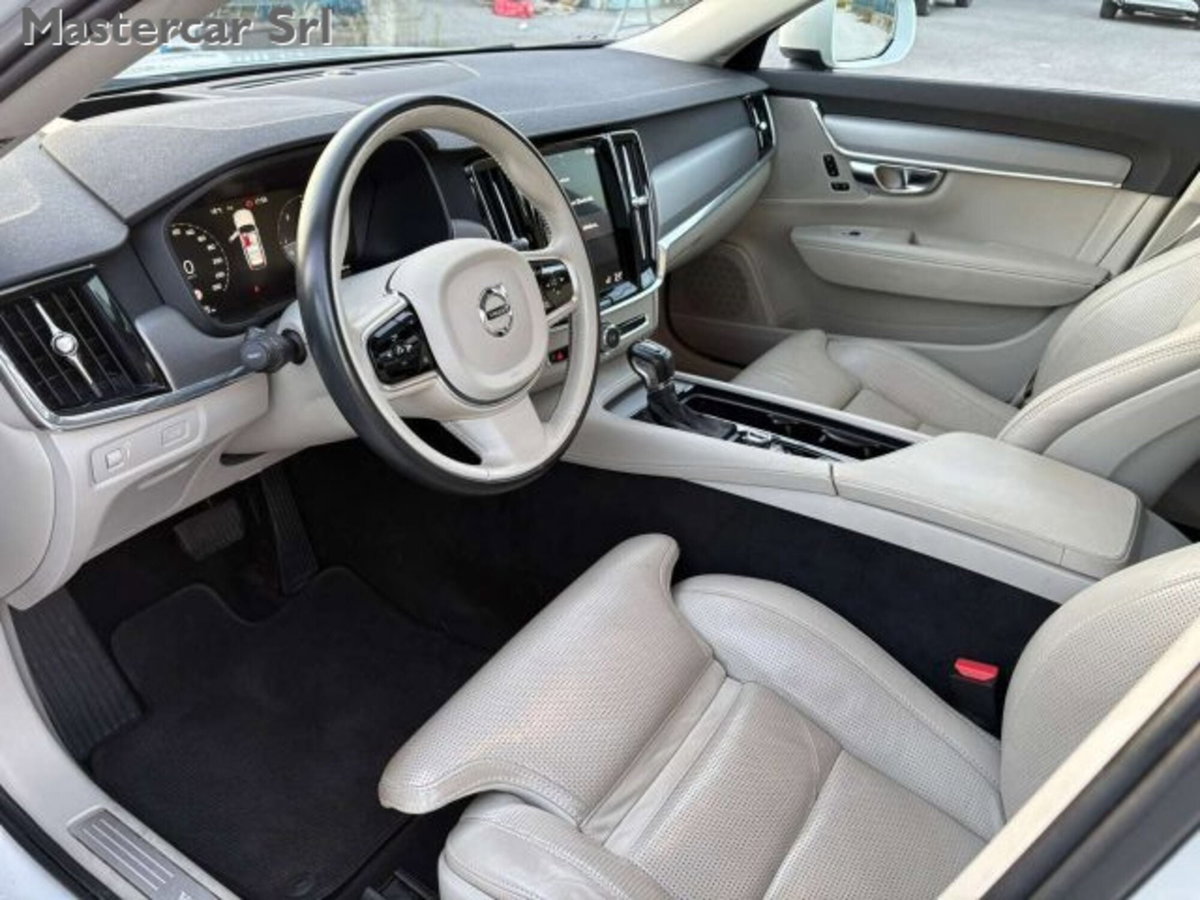 Volvo V90 Cross Country D5 AWD Geartronic Pro (8)